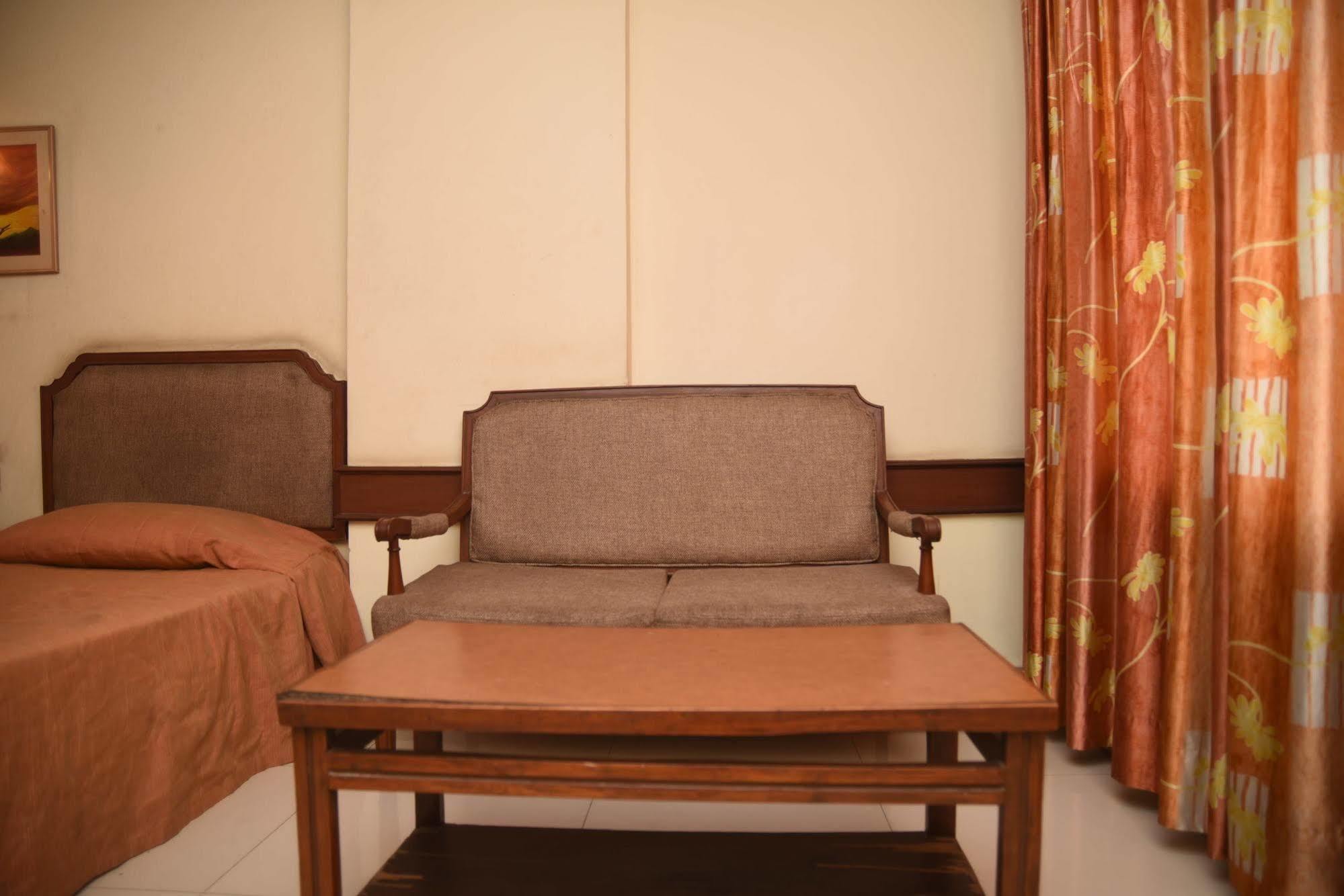 Hotel Maurya Bengalúr Exteriér fotografie