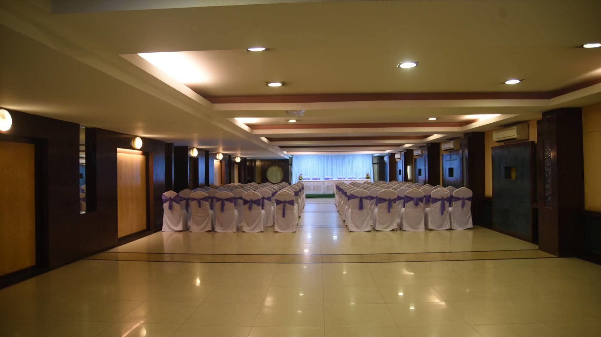 Hotel Maurya Bengalúr Exteriér fotografie