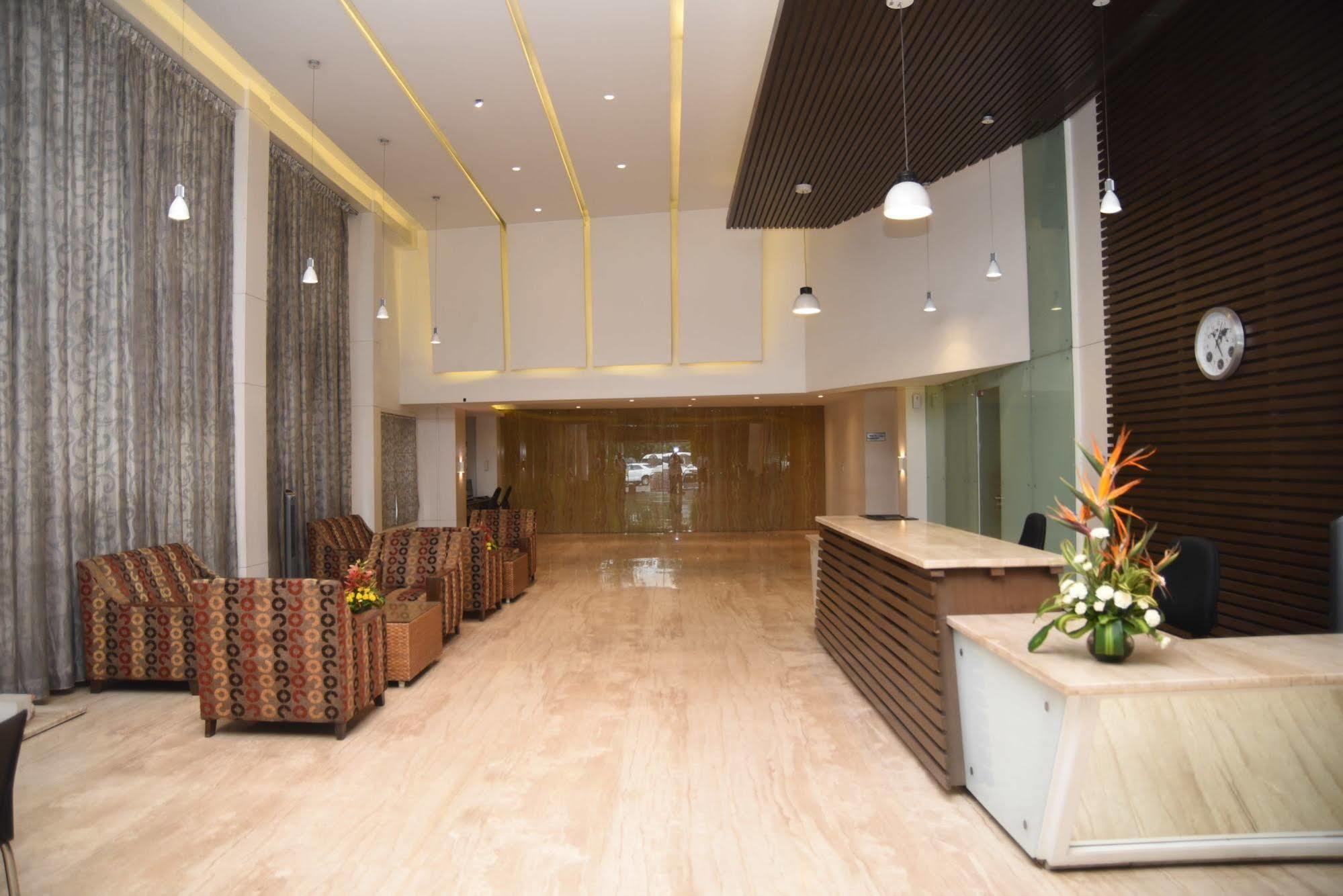 Hotel Maurya Bengalúr Exteriér fotografie